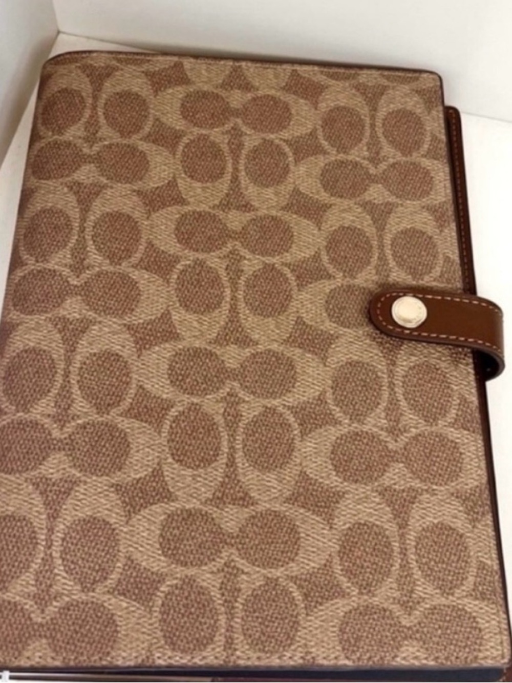 Coach Tan Signature Canvas Organizer Cover with Leather Snap - Picture 3 of 4